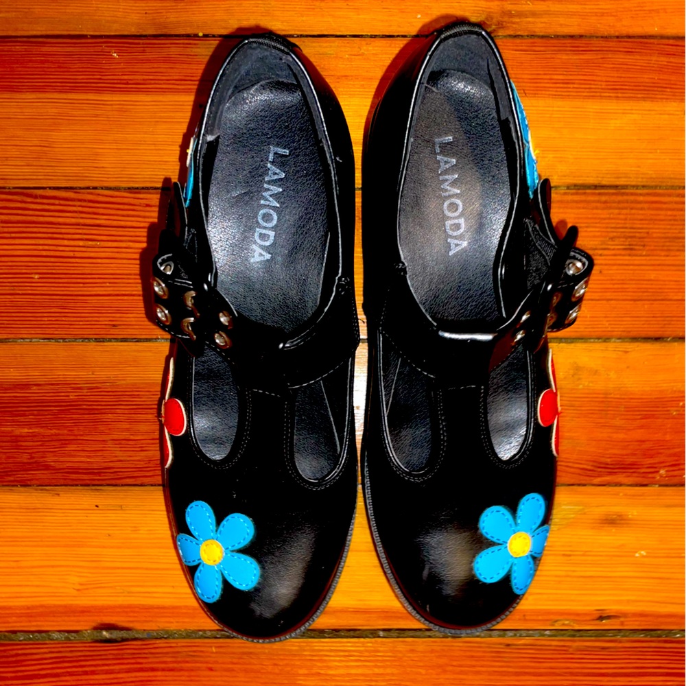 Lamoda x dolls kill flower platforms